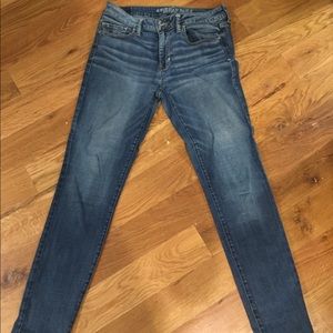 AMERICAN EAGLE OUTFITTERS dark wash skinny jeans